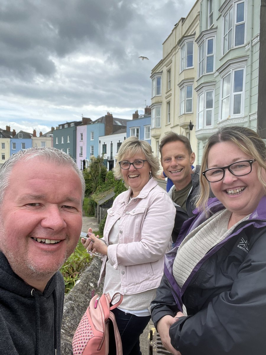 Pitchy74's tweet photo. Lovely few days in Wales with friends ended with A &amp; E trip and a knackered metatarsal in right foot, walking is meant to be good for you 😂 #specialboot #crutches #cantwalk https://t.co/CjlmGxhsxW