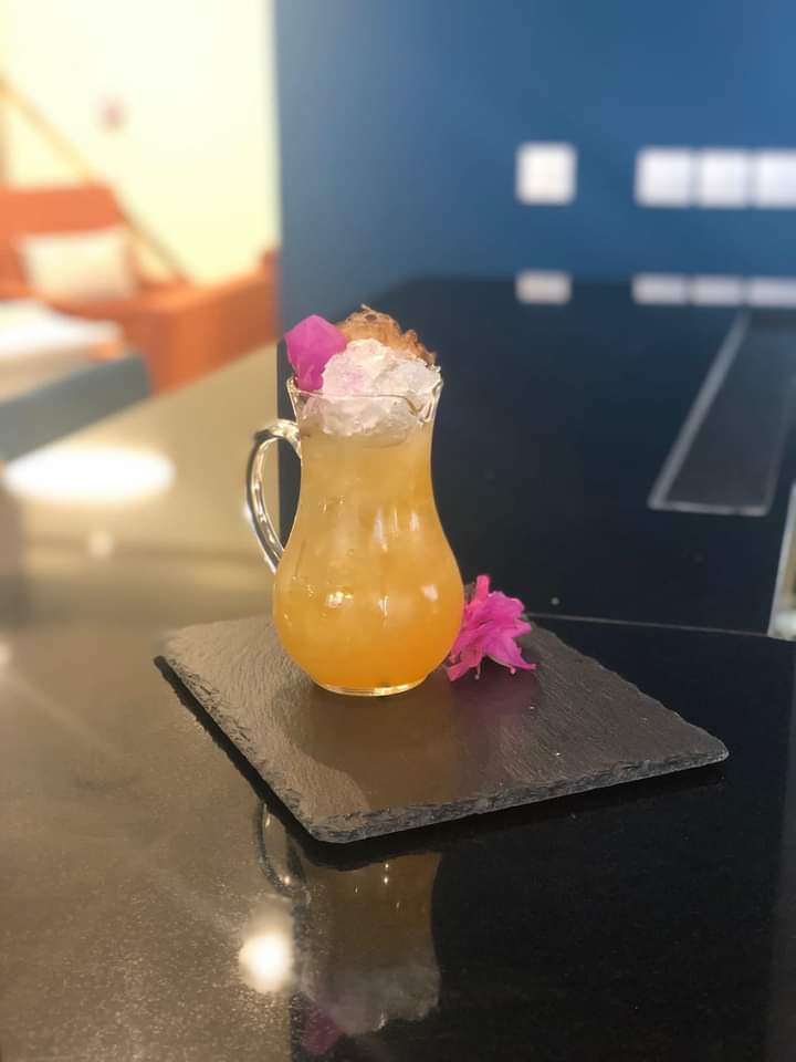 lahabanatravel's tweet photo. Refrescantes tragos en nuestro Bar Ventanas pueden hacer de su tarde, inolvidable.
#GRANDASTONLaHabana #BarVentanas #Tragos #Inolvidable #StayAtArchipelago #StayAtASTO
Nos podrá encontrar a través de nuestra página web: https://t.co/JA6Zjlm1Pk https://t.co/6YkH91H1gC