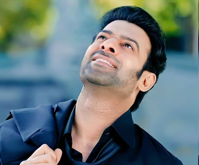 PrabhasIsGold's tweet photo. Who wants a re-edit & re-release of #RADHESHYAM with these scenes fleshed out?
#PRABHAS #POOJAHEGDE #PRERANA #FLIRTATIONSHIP #VIKRAMADITYA https://t.co/VYCUxVgOvM