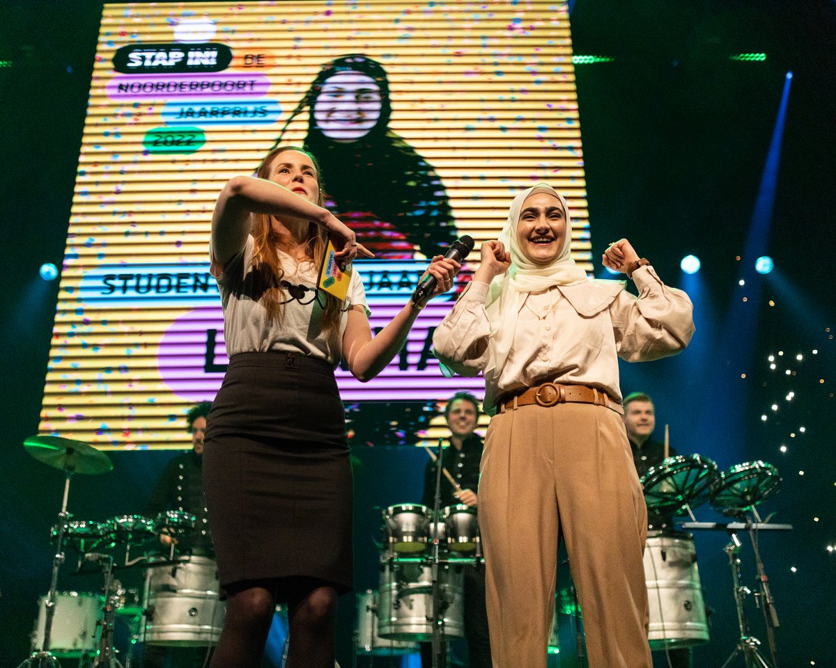 Lava Haji wint Noorderpoort Jaarprijs 2022: "Dit is een geweldige eer" #groningen: oogtv.nl/2022/05/lava-h…