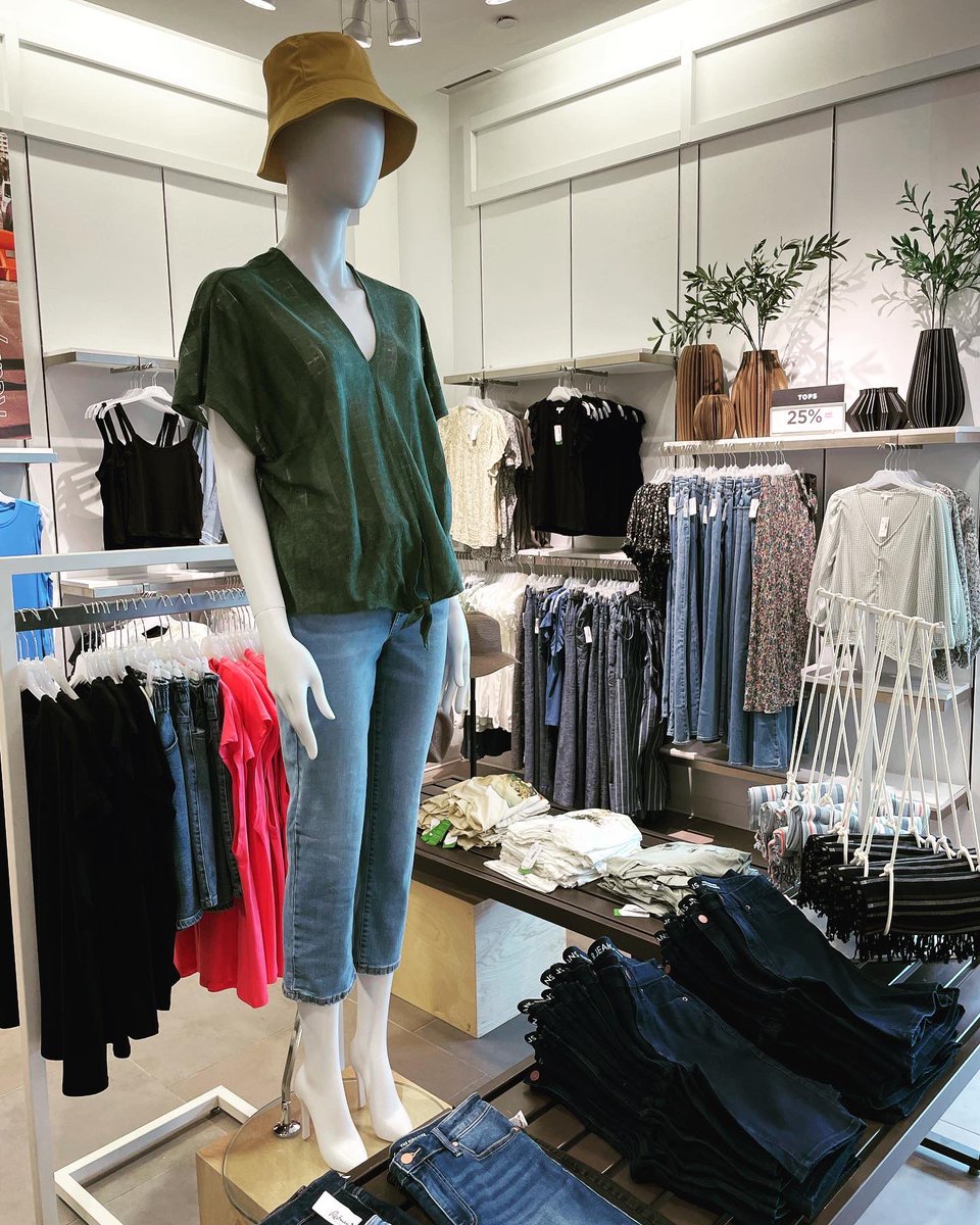 devonshiremall's tweet photo. Dresses, rompers, tops and hats for this HOT weather @Reitmans #devonshirestyle #hotoutthere #dresses #rompers #hats #reitmans #yqg https://t.co/TAVhaDGm1J