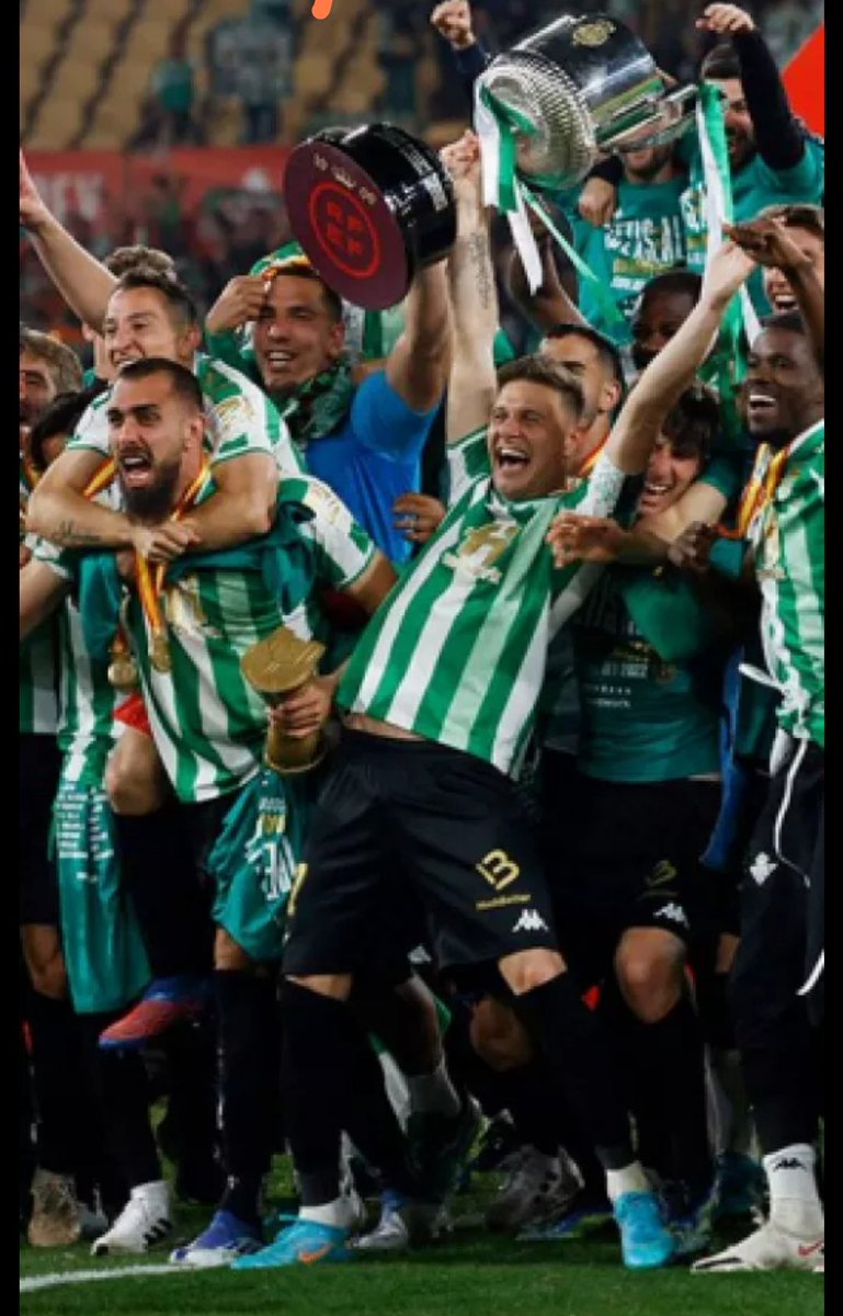 CidSotelo's tweet photo. Chavales vuelvo al Twitte y con esta foto Betis ale Betis ale https://t.co/WWBptbY4W8