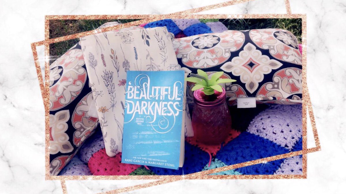 TheHoneychapter's tweet photo. Beautiful photo of my book!! 😍📚
#beautiful #hot #day #beautifulcreaturesseries #colddrink @kamigarcia @mstohl @BookedPath https://t.co/FkVYQSeO9v
