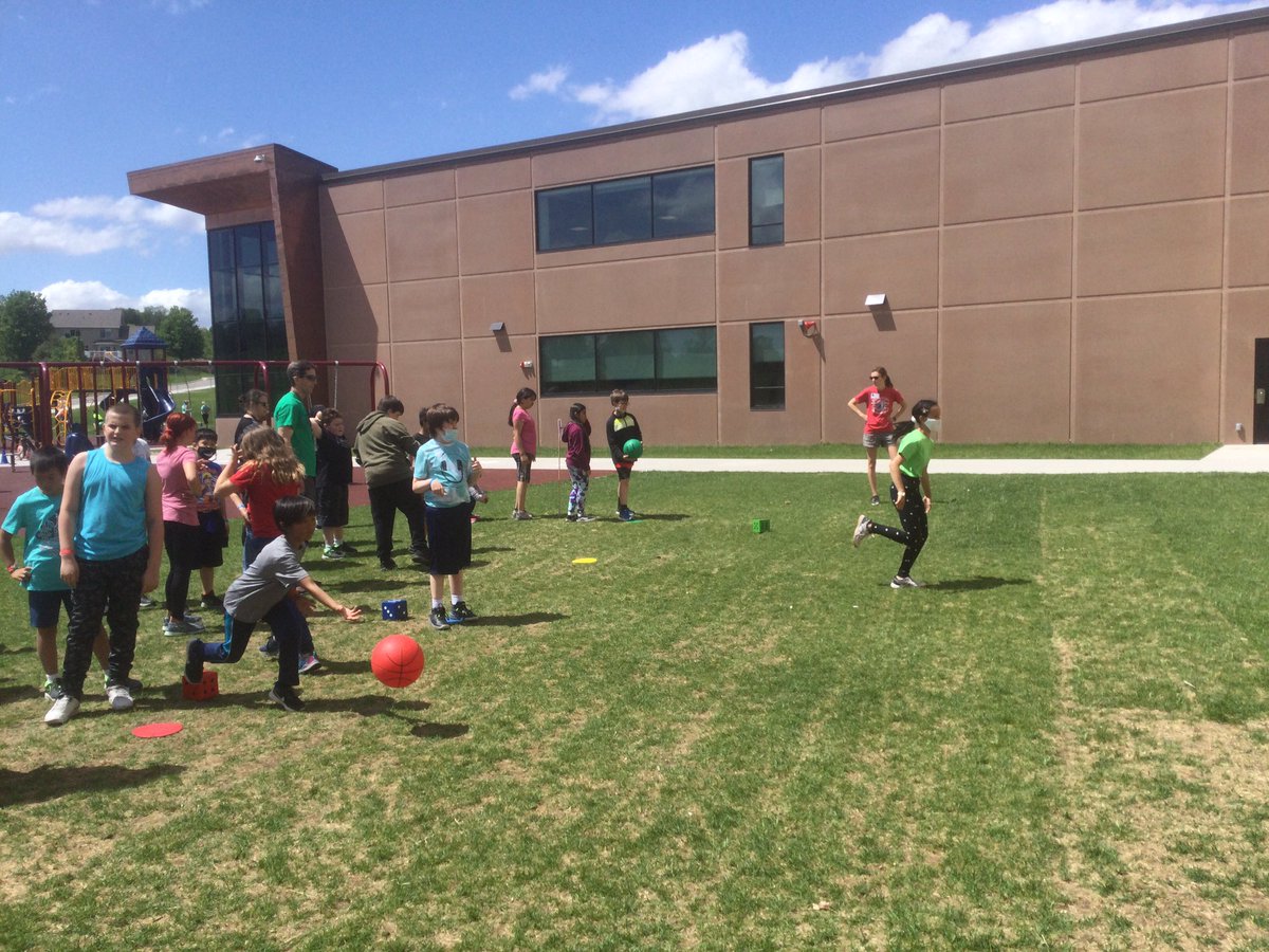 paehling's tweet photo. Bishop Field Day for 3rd, 4th, and 5th Grader.   Thanks Tim Strain for organizing this great day!
#bishoprps https://t.co/fnmyQebZYk