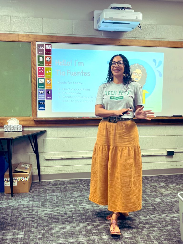 talanajb's tweet photo. I enjoyed the presentation “Metacognition in the Elementary Classroom” by @HEBStonegate master teacher, Mrs. Fuentes @CraftsAndClass! She shared so many creative ideas that can be easily implemented in the classroom! #TheStonegateWay #HEBTechFest22 https://t.co/LJ31zt13Vq