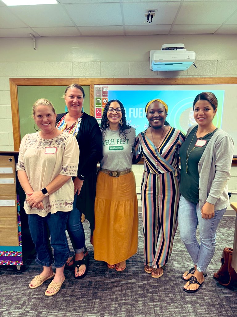 talanajb's tweet photo. I enjoyed the presentation “Metacognition in the Elementary Classroom” by @HEBStonegate master teacher, Mrs. Fuentes @CraftsAndClass! She shared so many creative ideas that can be easily implemented in the classroom! #TheStonegateWay #HEBTechFest22 https://t.co/LJ31zt13Vq