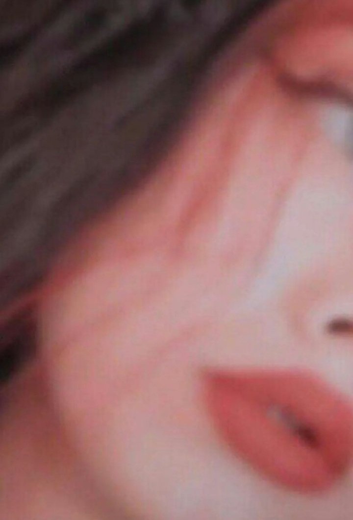 کْوٌنِيِّ قُوٌيِّهّـ فُـأنِتٌـيِّ مًنِ شُـهّـدٍ أّلَقرَآنٌ عﮧ
كيّدُهِآ)🥀