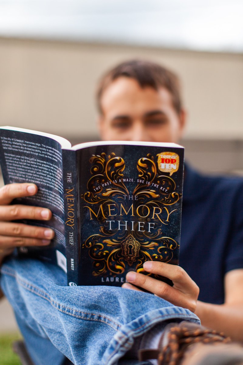 BlinkYABooks's tweet photo. Releasing today in paperback! "The Memory Thief" by Lauren Mansy brings YA fantasy readers on an unforgettable journey through the city of Craewick, a city where memories are currency, citizens are divided by ability, and “Gifted” individuals can take memories from others. https://t.co/Oiy0UXG0Bm
