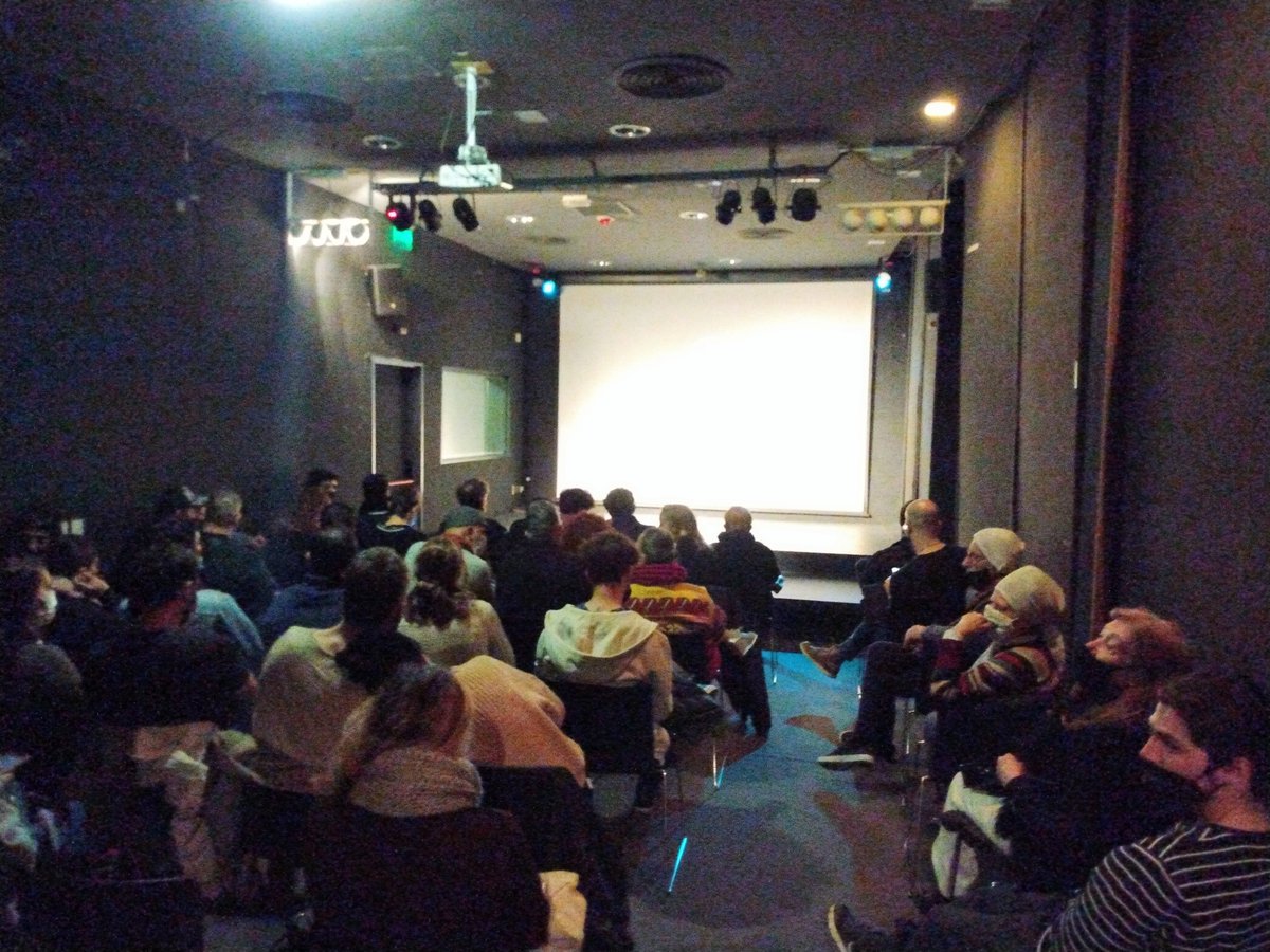 misererecine's tweet photo. Fue una gran función a sala llena, agradecemos mucho a José Ludovico y Germán Fernandez, programadores del ciclo y al público que se acercó a pesar del frío intenso. https://t.co/a2QUylLoE2