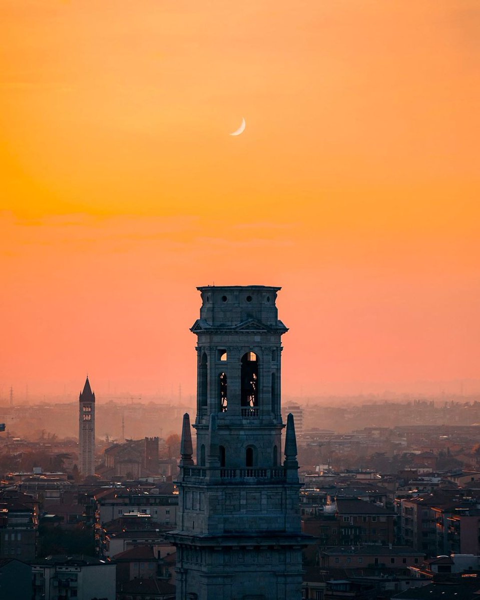 時折出会う、景色は心をとらえる🥰 📌 @VisitVerona_ @italia @TurismoVeneto Thanks to 😘📸https://t.co/4AzdbWC2f8