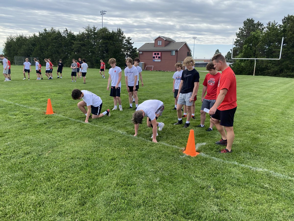 MtMichaelFB's tweet photo. Coach Mohning working with the guys on proper start mechanics this morning during our Speed and Agility session. #coderedmmknights https://t.co/OfEuvHZi0e