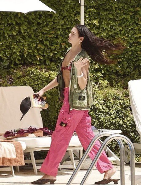 Get the Badge In tweet media