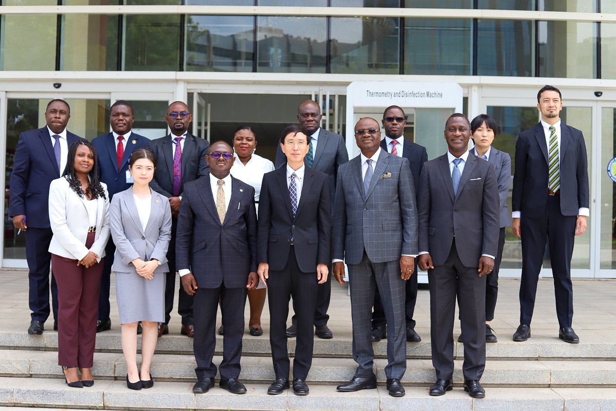 GhanaMFA's tweet photo. The Government of Japan has announced a grant of about US$2.0 million towards the implementation of Human Resource Capacity Building Programmes for Ghana’s public sector. This was made known by the Japanese Ambassador to Ghana, H.E. Mr. Mochizuki Hisanobu 1/5 https://t.co/wS6P7UXvot