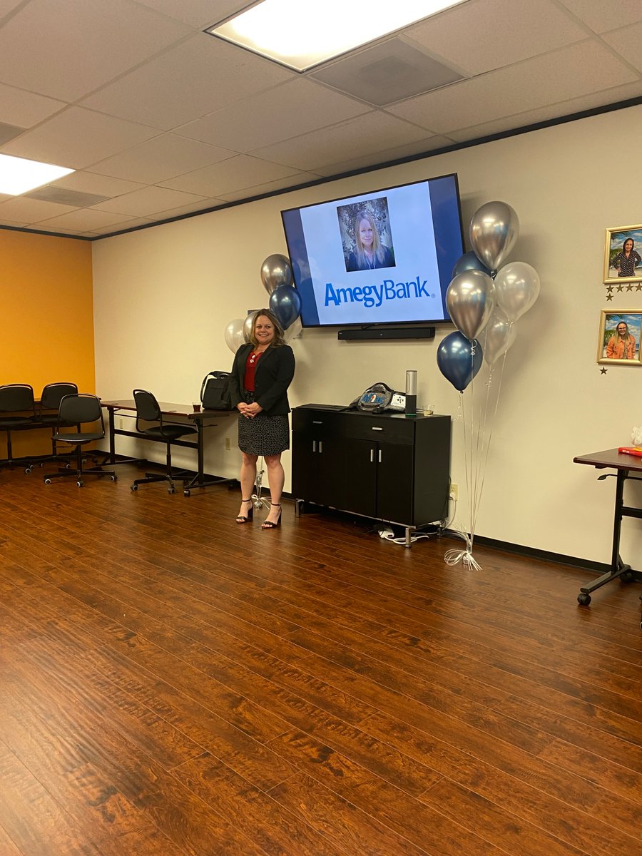 ESI_hcm's tweet photo. Some of our #eESIHouston team, Maylin Tovar, had a great time at the Mix &amp; Mingle Spring Event sponsored by @AmegyBank. Lots of great new connections and wonderful people! 

#event #connections #networking #HR #PEO #eESI https://t.co/K9Q94JVfHh