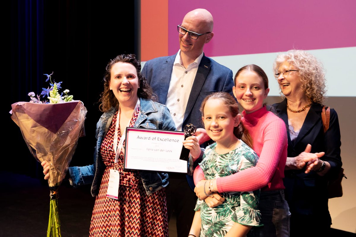 Ilona van der Loos tweet media