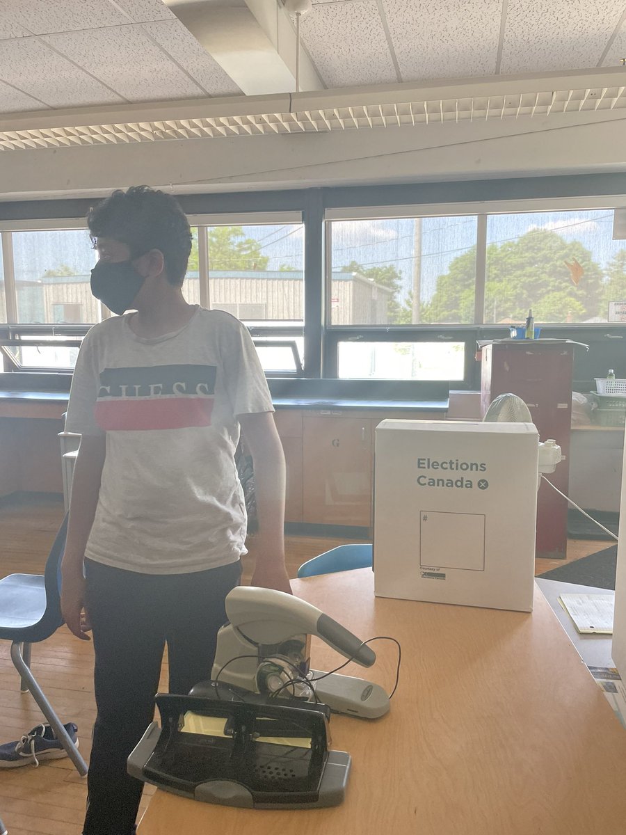 Ruby73682222's tweet image. How do we motivate our youth to vote, show them the importance of voting. Our Grade 7/ 8 students researched the platforms of all the parties and then made an educated decision on whom to vote! @IonviewPS @MissG0622 @LC3_TDSB