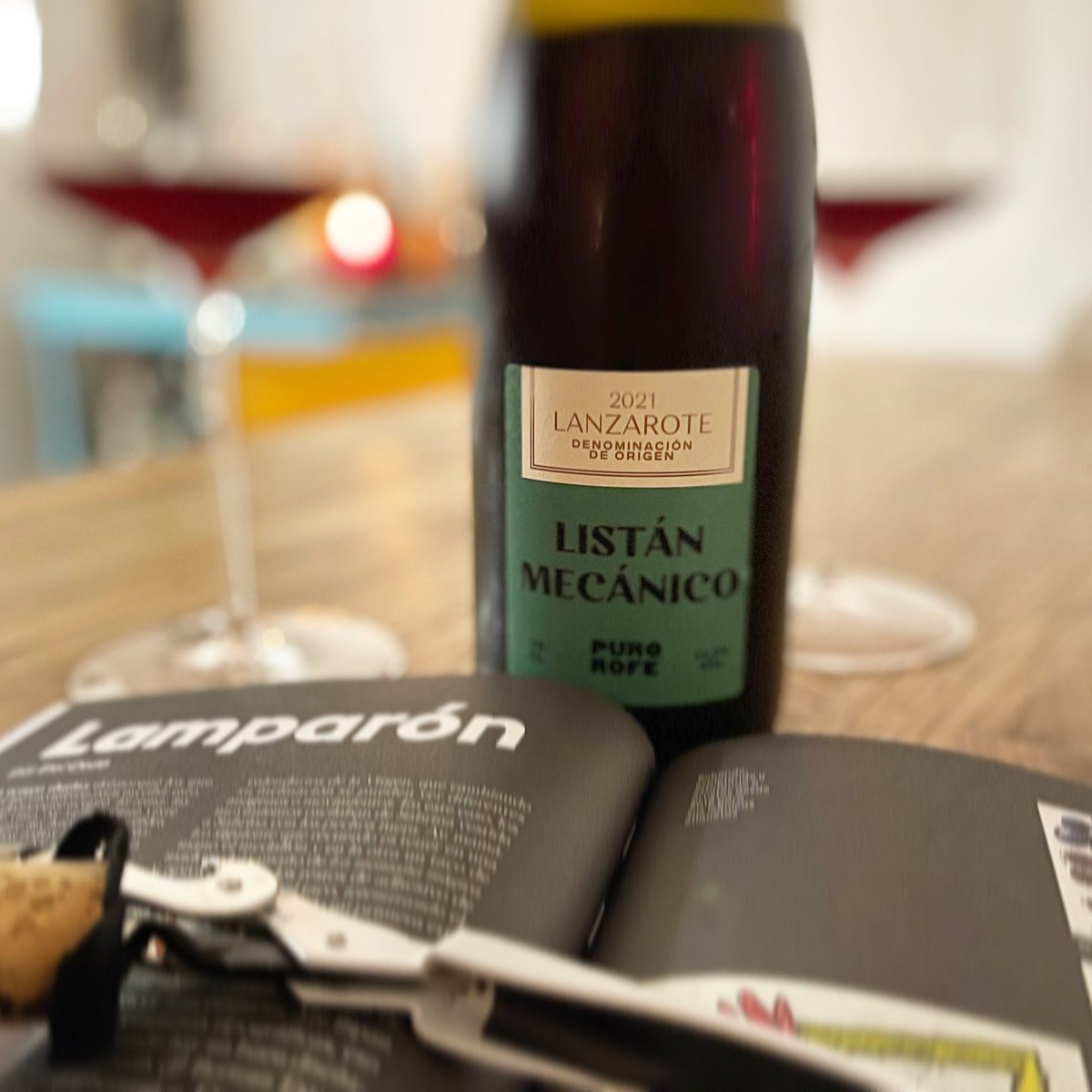 RaycoFdez's tweet photo. Eloi Cedó escribe algo divertidisimo en #iNNobleMagazine y además elabora un pepinako de vino en #PuroRofe Lanzarote.
Que suerte la mía.
#eloicedo #listanmecanico #innoblemagazine #purorofe https://t.co/Thx2jp4C15