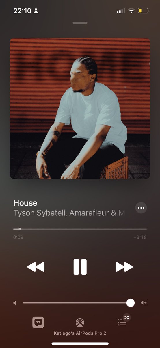 SuccessMalefa's tweet photo. Spent my day bumpinโ this album, hell, it might be my favourite album to drop this year. The song โHouseโ is perfect, @iammarcusharvey is too good. Cc @tysonsybateli #moreoftheseplease https://t.co/Dz34vkb36s
