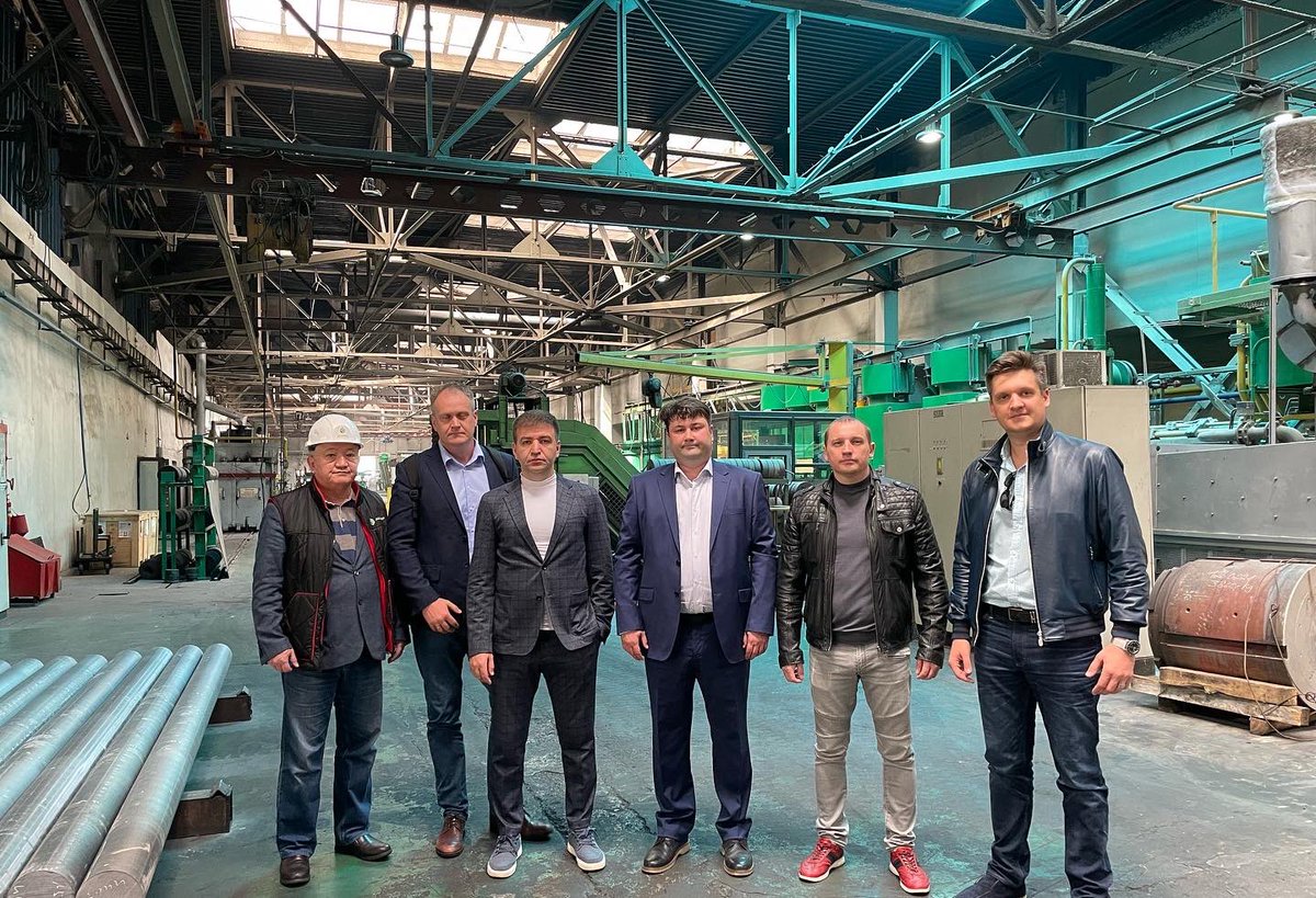 vcnsp's tweet photo. Глава ВЦНСП с рабочим визитом прибыл в Республику Казахстан г. Алма-Ата. Совместно с коллегами посетил ALPROF - крупнейшее в Республике предприятие полного цикла по изготовлению алюминиевого профиля.

#моор #вцнсп #минстрой #россия #страна #рф https://t.co/3DhSCdbWKR