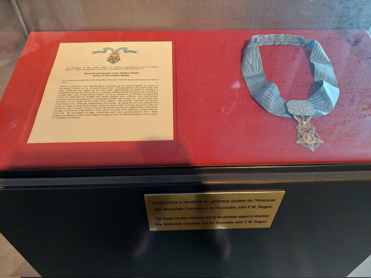MarnodeBoer's tweet photo. @markbrouwer2010 Arromanches is leuk om de restanten van de mulberries in zee te zien vanuit het stadje, maar het museum zelf is heel klein (zijn met uitbreiding bezig). Stond flinke rij, dus niet naar binnen geweest.
Utah Beach museum heeft ook nog originele medal of honor. https://t.co/WjOIIdLI6l