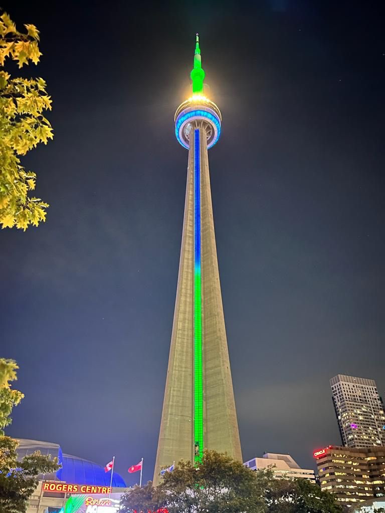 masterjeffpath's tweet photo. Hi! Sharing the images from CN Tower in Toronto, Canada, being LIT UP last night for Save Soil 🌆

@consciousplanet @Sadhguru on IG and @cpsavesoil @SadhguruJV

 #SaveSoil https://t.co/IUGZL7YDNd