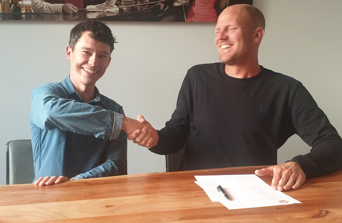 Onno Doorten nieuwe trainer v.v. Wapserveen!

Met trots kunnen we melden dat Onno Doorten aan de slag gaat als hoofdtrainer van v.v. Wapserveen. Vol vertrouwen bouwen we verder aan de toekomst van de club, waarin veel ruimte is voor de jeugd!