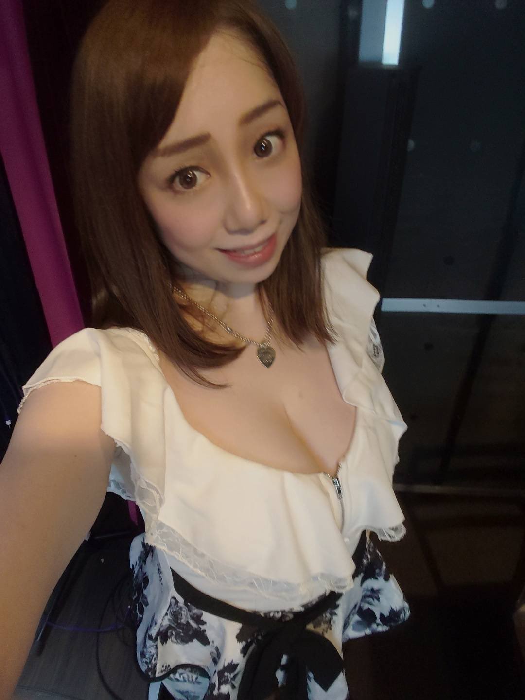 素人　人妻　巨乳  / X