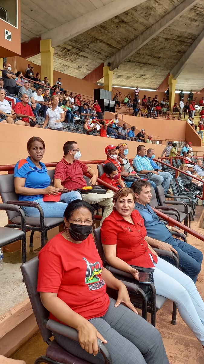 CaridadPoey's tweet photo. #Matanzaa Apoyando a los coccodrilos 🐊🐊🐊🐊🐊 #MatancerosEnVictoria https://t.co/5FNtrb8kIh