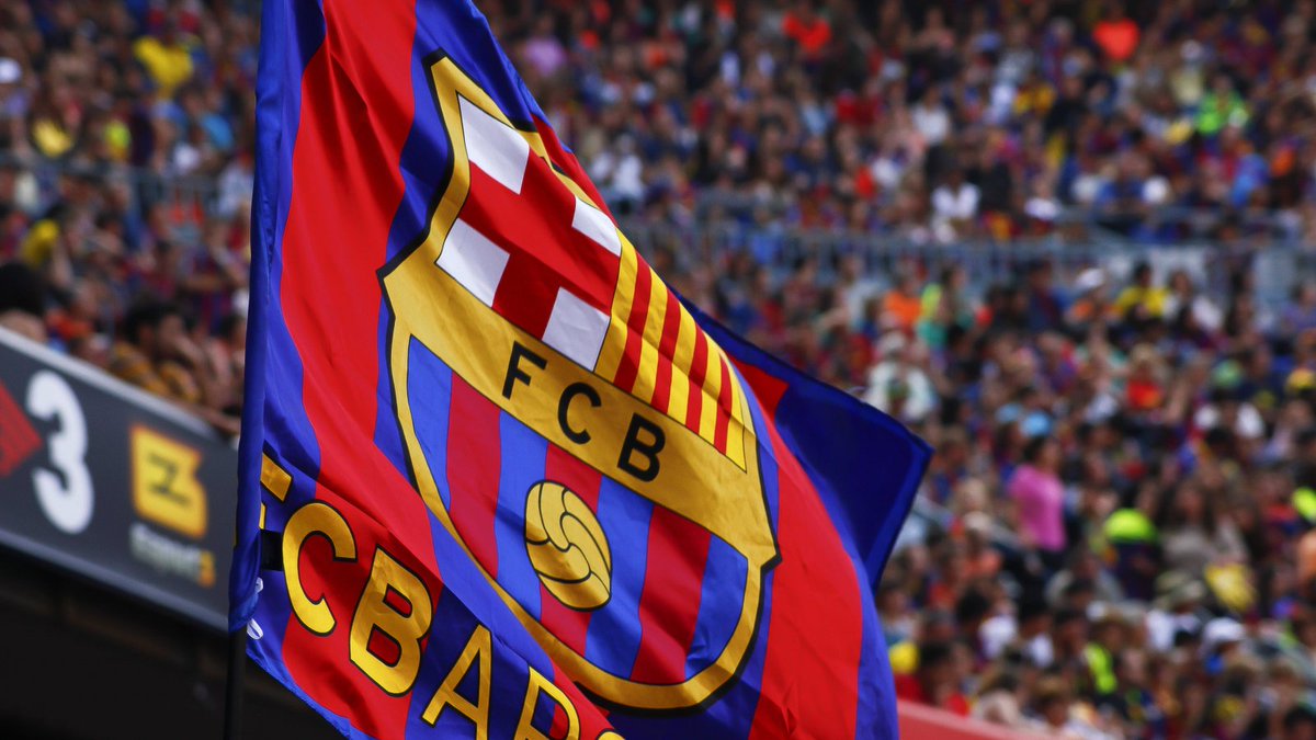LaPauseFootball's tweet photo. 💰Voici les 10 clubs les plus endettés du monde : 

1. Barcelone 1.35 milliard €
2.Juventus 900m€
3.Tottenham 826m€
4.Inter 702m€
5.Milan AC 666m€
6.Réal Madrid 662m€
7.Arsenal 625m€
8.Atlético 523m€
9. Man United 420m€
10.Liverpool 383m€

(Deloitte) https://t.co/upaQ8sJwh6