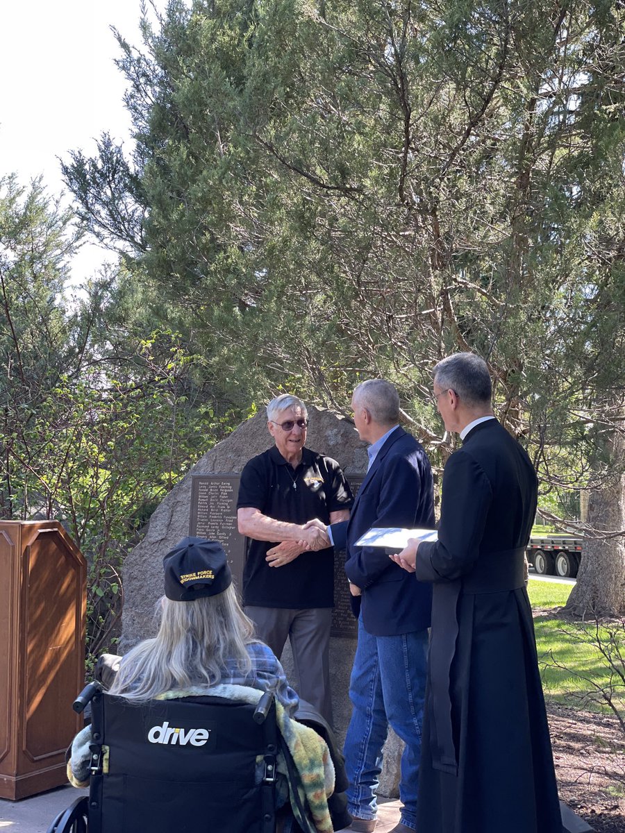 hannahvhislop's tweet photo. ⁦@RepRosendale⁩ honors St. Regis man, Ed Fontaine, with Bronze Star for his efforts in Vietnam War. 

Fontaine has been awarded 6 military honors, including a Purple Heart. 

His story tonight ⁦@kpaxnews⁩ https://t.co/qKTBI20TTR