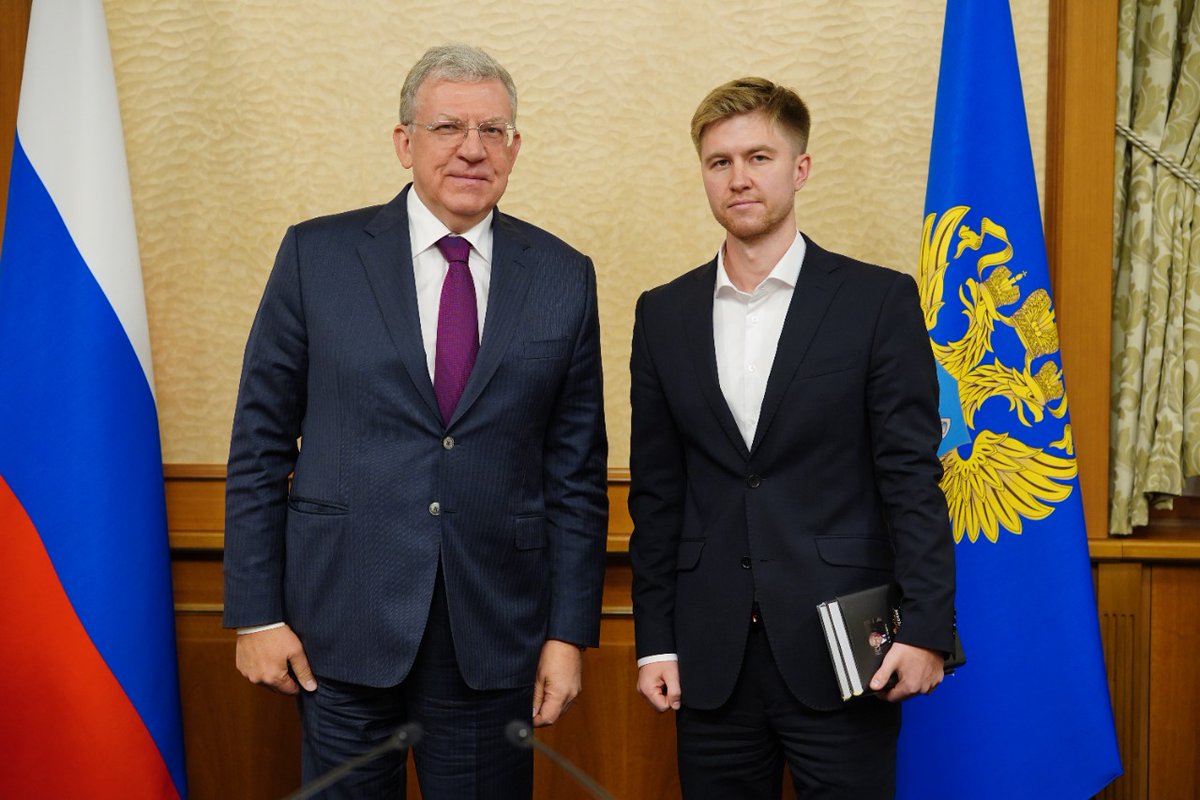 Илья Чиркин, сотрудник Счетной палаты, победил в конкурсе «Лидеры России». Попал в сотню лучших!)) успешная проверка компетенций))) Поздравил сегодня Илью на коллегии, договорились встретиться и обсудить его перспективы!