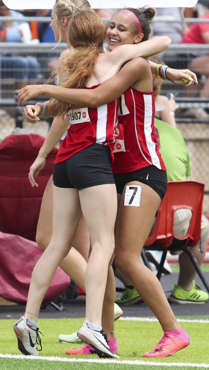 PlatteCitizen's tweet photo. That finishing in the top-6 at state feeling. https://t.co/l12nolcflF