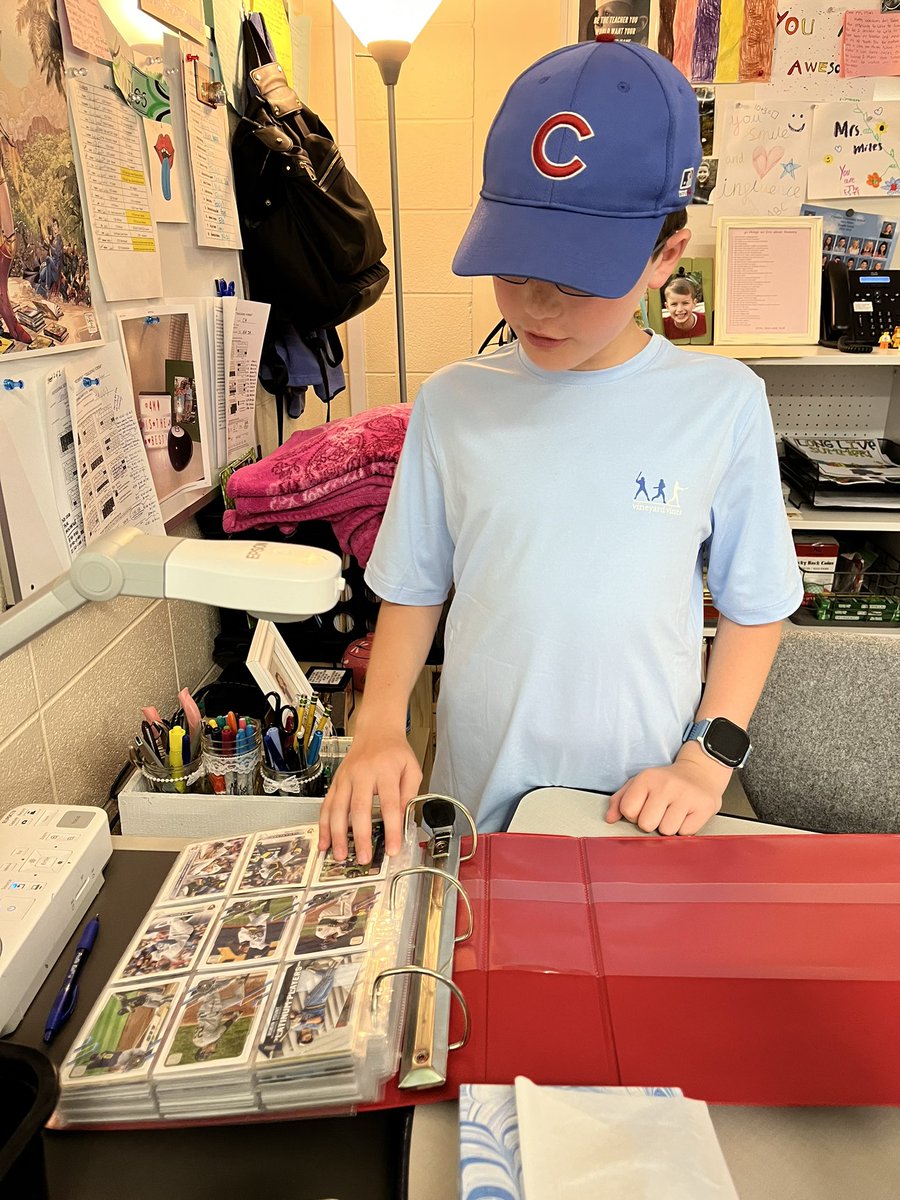 JMilesClass's tweet photo. ABC COUNTDOWN 
U - Unique Day 
From cool facial expressions, to baseball card collections, to double jointed and 4 THUMBS up…these 4th graders have so much talent and uniqueness!  #cherokeeinspires #findingjoy67 https://t.co/KJajfMeb3Y