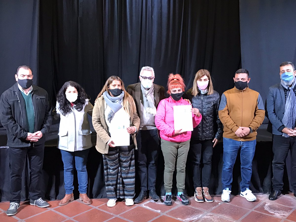 ZamoraJulio's tweet photo. Realizamos la entrega de la Tarjeta PAOC a diferentes comedores y merenderos del distrito. Esta modalidad permitirá una mayor transparencia con mejor autonomía para comprar los productos frescos. ¡Seguimos brindando herramientas para mejorar el desarrollo social!

#TigreEsMiVida https://t.co/7CXhimkHx4