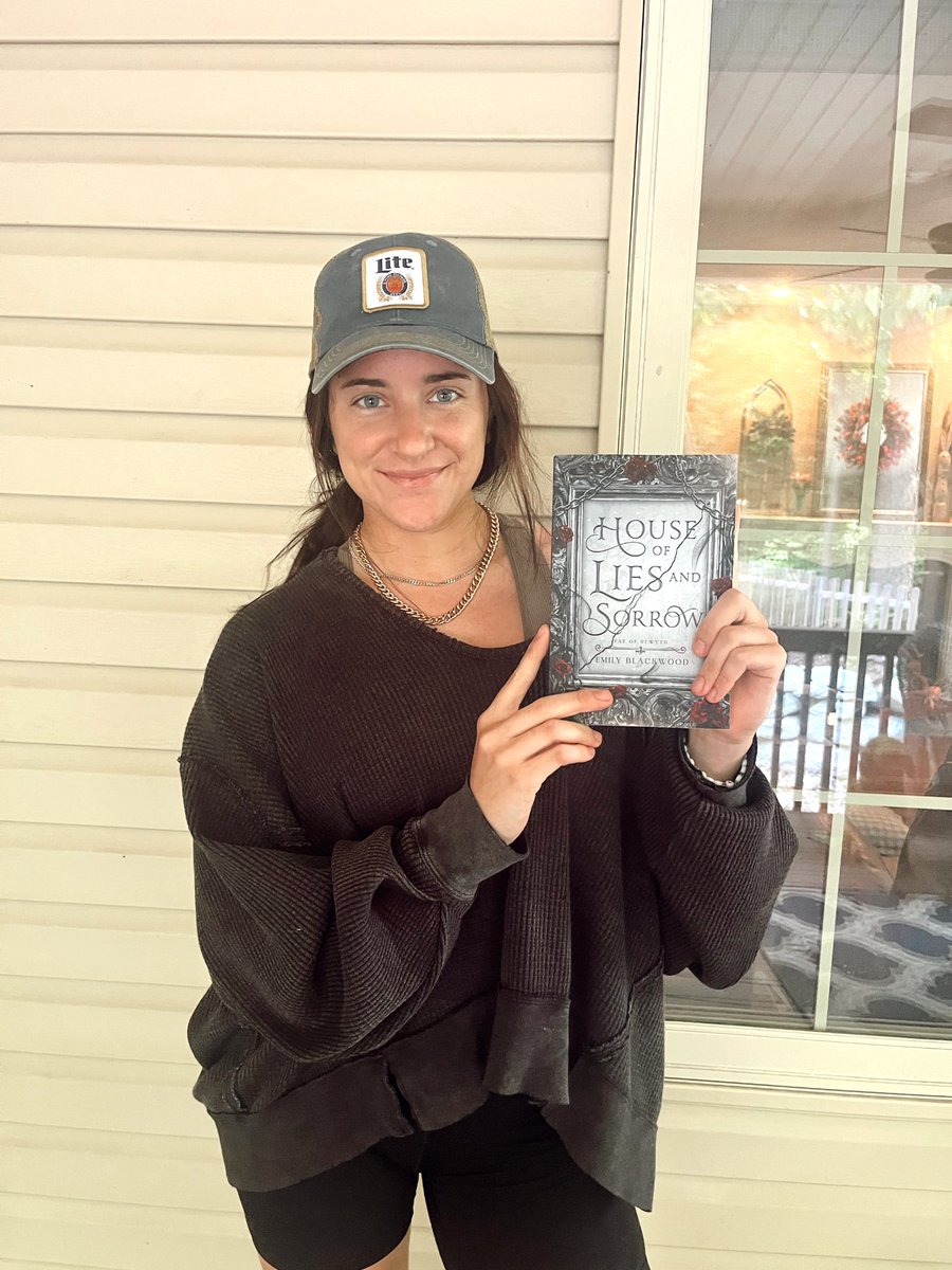 My fourth novel published today, the first in a new series ✨