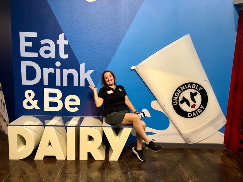 JeanRagalieRD's tweet photo. Creamy, cool milk is nutrient-rich&amp; tasty choice that’s impt to a nutritious &amp; balanced diet w/ 13 essential nutrient, a serving includes: protein, calcium, phosphorus, vitamins A, D, four B vits—B12, riboflavin, pantothenic acid, niacin. That’s quite a glassful! #WorldMilkDay https://t.co/GreoDcIy0p