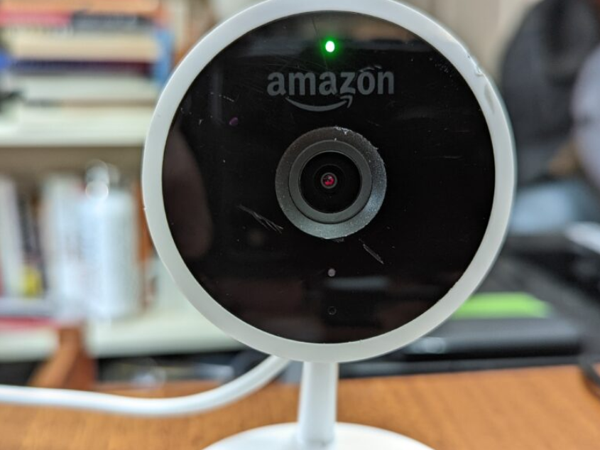 geekwire's tweet image. #Amazon Cloud Cam, 2017-2022: Tech giant pulling the plug on its homegrown security camera bit.ly/38AAfUr #AmazonCloudCam
