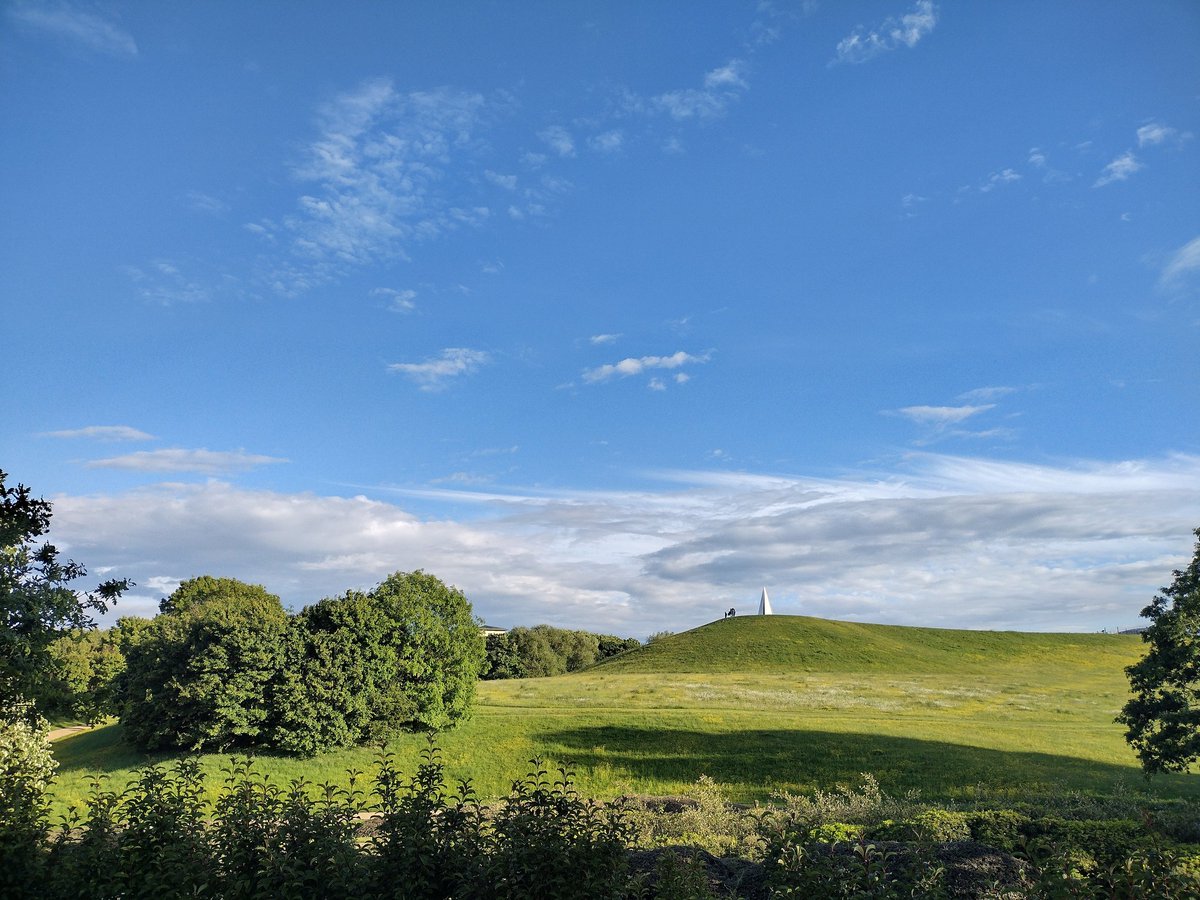 SimplyPaul's tweet photo. Good times in #MiltonKeynes today, with a movie (see my #tweeview), #Lego (including my final #LEGOMuppet & #LegoTheStarryNight), pizza & a #geocaching meet in this gorgeous park. It even stopped raining as I arrived ππ https://t.co/9Yd4RfXplX