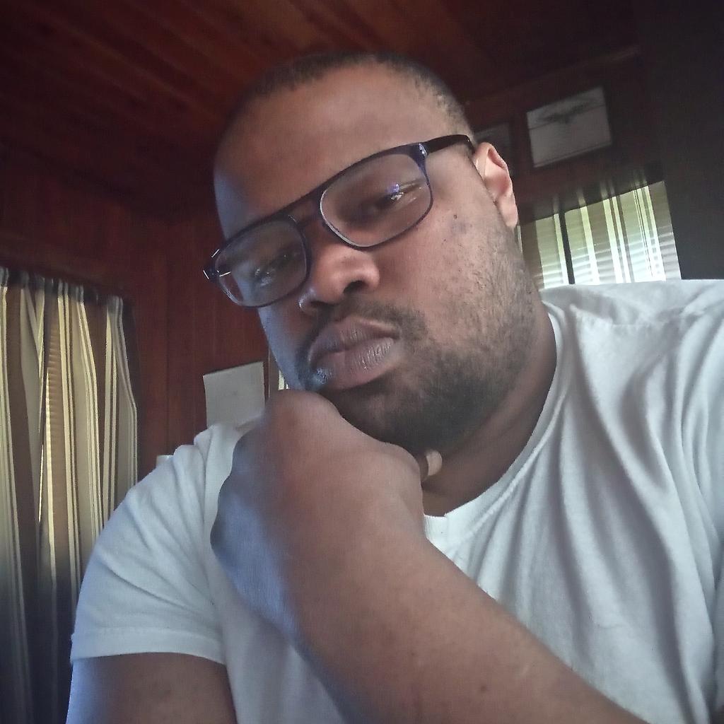 LeonardThomasj4's tweet photo. #NewProfilePic https://t.co/2jpKuOEnwu