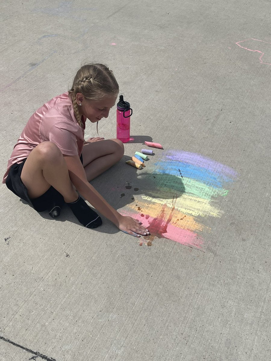 MrHsclass1's tweet photo. Field Day fun https://t.co/cu4XONRoaT