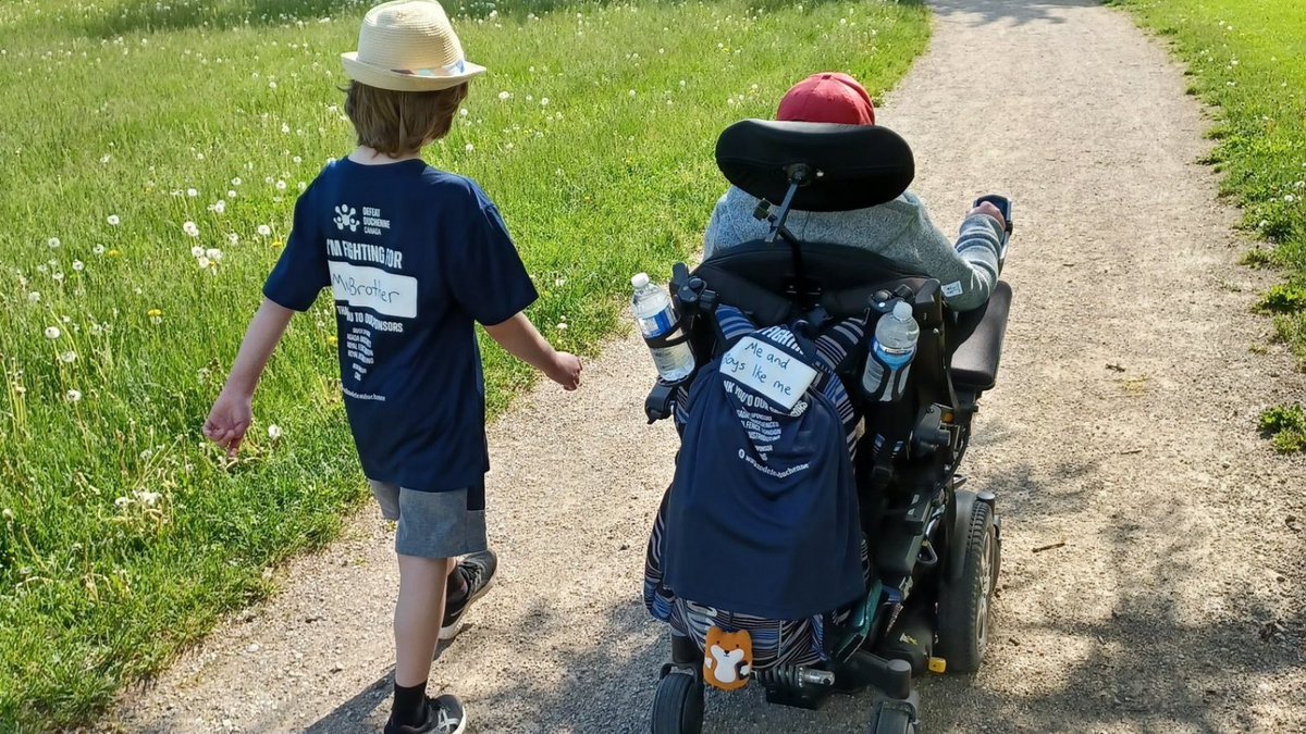 defeatduchenne's tweet photo. 🎉BIG NEWS: 400 participants joined the #WalktoDefeatDuchenne across Canada on Sunday, surpassing our goal and raising $220,608 (and counting!) for research, education and care. Thank you for taking action to end #Duchenne #musculardystrophy - we can't do it without YOU 💙 https://t.co/gwF9pb2M6s