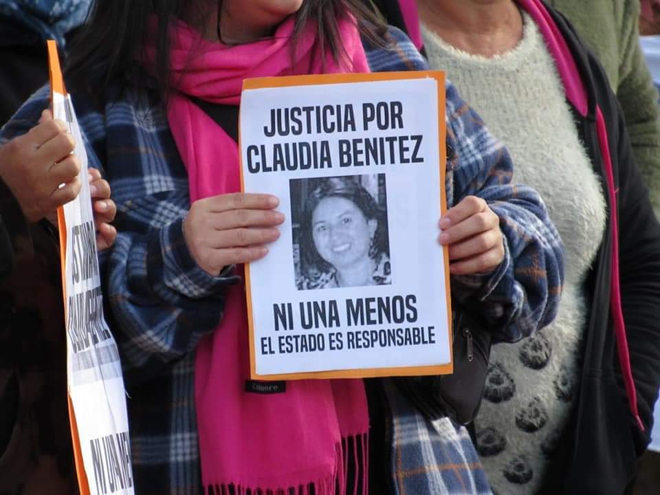 #Justicia | FAMILIA CLAUDIA BENITEZ PIDE CAMARA GESELL

📍 Crimen Claudia Benitez #Posadas #Misiones

🗣🎙 "Los hijos aún no declaran sobre lo vivido en hogar" declaro Graciela Benitez

🎤 Sobre imputado, Juan Andres "no estaban bien economicamente, cómo paga semejante abogado"