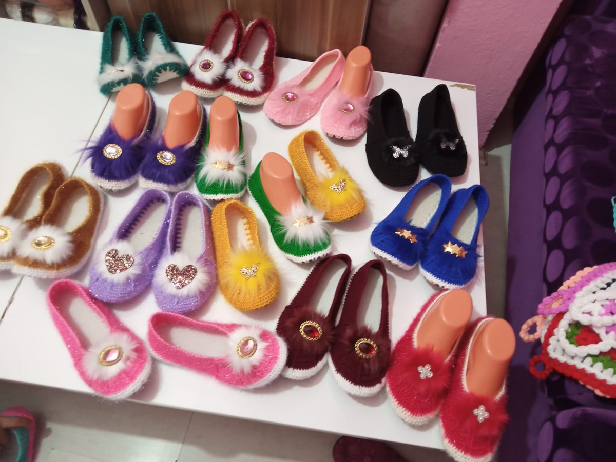 Kızlarım ile ayakta durmaya çalışıyorum çalışamıyorum bunlari satıp gecimimi sağlamaya çalışıyorum allah rızası için sizde birer ikişer tane alarak bize destek olurmsunuz yâda twert yaparmisiz çok Zor günlerden geciyorum evlatlarimla eşim yok evlatlarıma tek basima bakıyorum