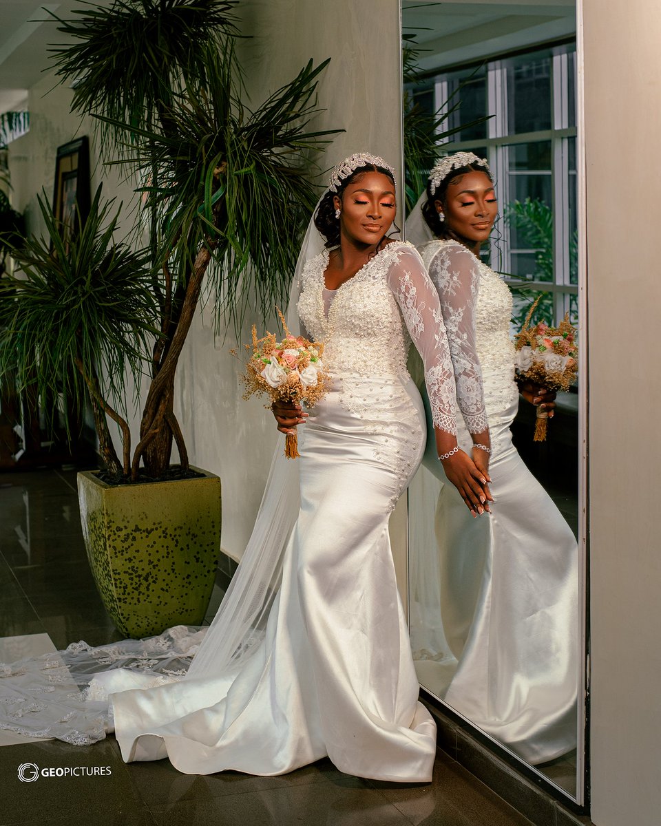 Nursetailor's tweet photo. My May dump 😍😍😍

Fun fact: I made this bridal piece for a Nurse who also got married to a nurse 😍 

Safe to say this "Nursetailor"  no be for mouth🤩 https://t.co/2NbveKGXfA