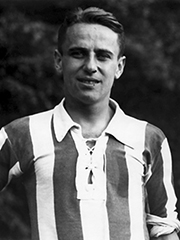 CopaLendas's tweet photo. Jiří Sobotka, Tchecoslováquia 🇨🇿.
Copa do Mundo de 1934, Itália.
Vice campeão.
1 gol, 4 jogos.
#sobotka #Československo #worldcup1934 #copa1934 #fifa #legenda #národnítým #cfz #stadiomussolini #tch #julesrimet #qatar2022 https://t.co/KVOFfef296