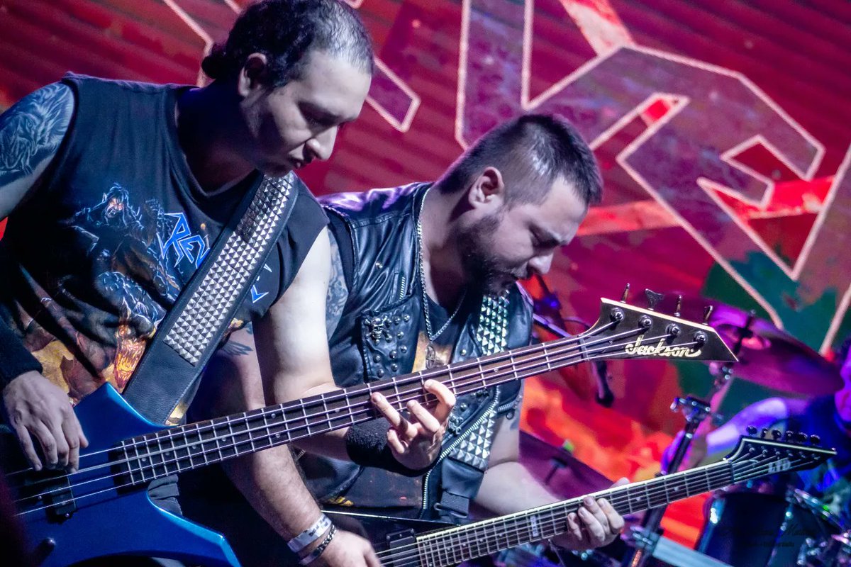 REVENGECOLOMBIA's tweet photo. Metal Warriors 🤘
Esperamos pronto Metaliar con todos ustedes en la presentación oficial de nuestro más reciente álbum "Venomous Vengeance" 🔥 y la celebración de los 20 años de Revenge.
#liveshow #20años #Revengecolombia
#revenge #SpeedHeavyMetal #ratamutante https://t.co/1T50xhMVT5