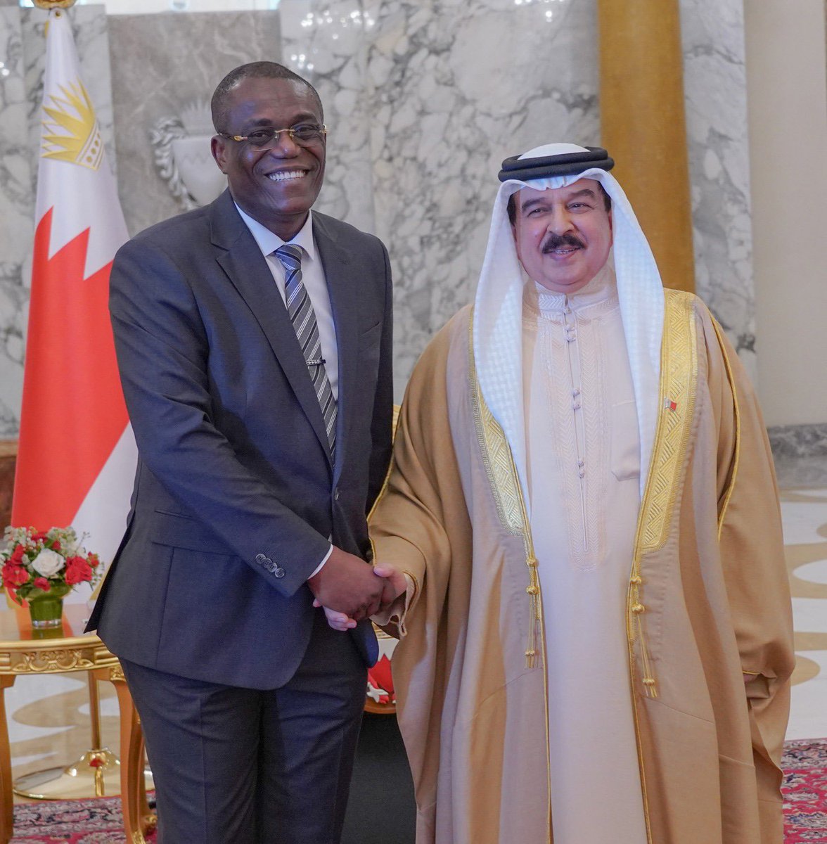 Mardi 31/05/22, Très heureux d’avoir présenté à Sa Majesté le Roi Hamad Bin Issa Al KHALIFA, Roi de Bahreïn les lettres de créance par lesquelles SEM. Ali BONGO ONDIMBA, Président de la République, Chef de l’Etat, m’accrédite comme Ambassadeur E&amp;P. du Gabon au Royaume de Bahreïn.