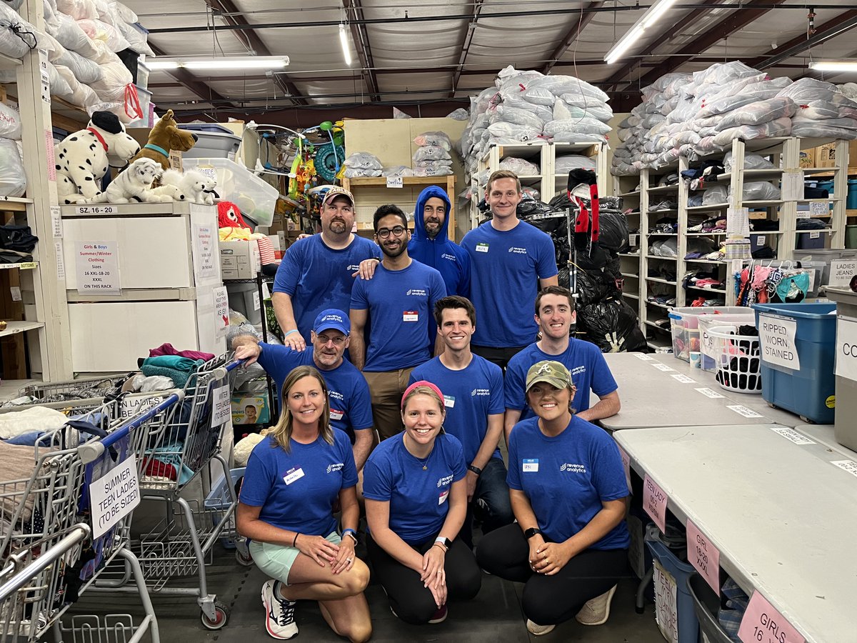 Rev_Analytics's tweet photo. Revenue Analytics + giving back to our communities = WE ❤️. 

Our teams have been dedicated to acts of service in and around our local communities for the entire month of May. It has been such an honor to give back to some incredible charities!

#giveback #team #revenuestrategy https://t.co/5gbRIttyqs