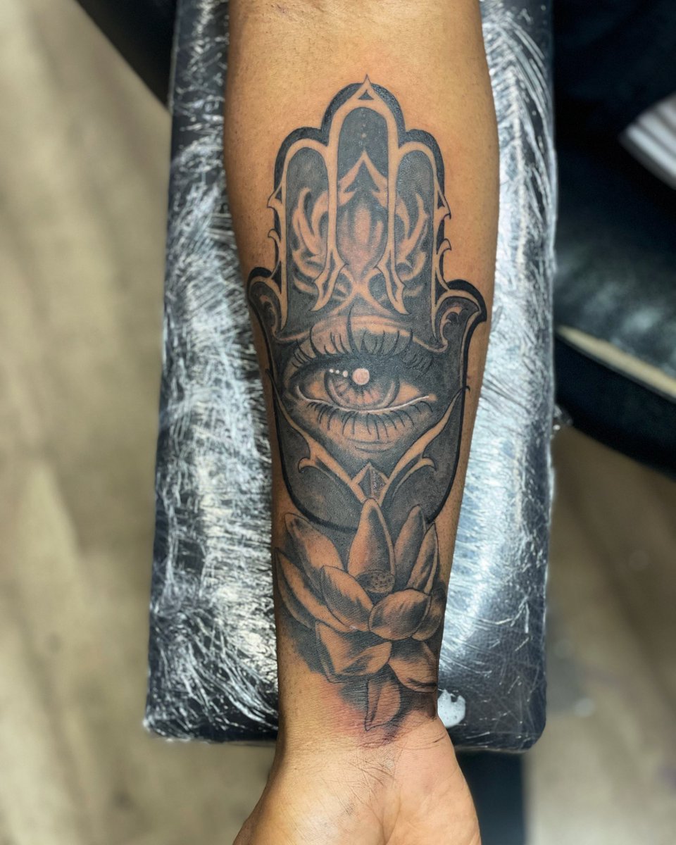 ddavisdesigns_'s tweet image. #houstontattoos #blackartists