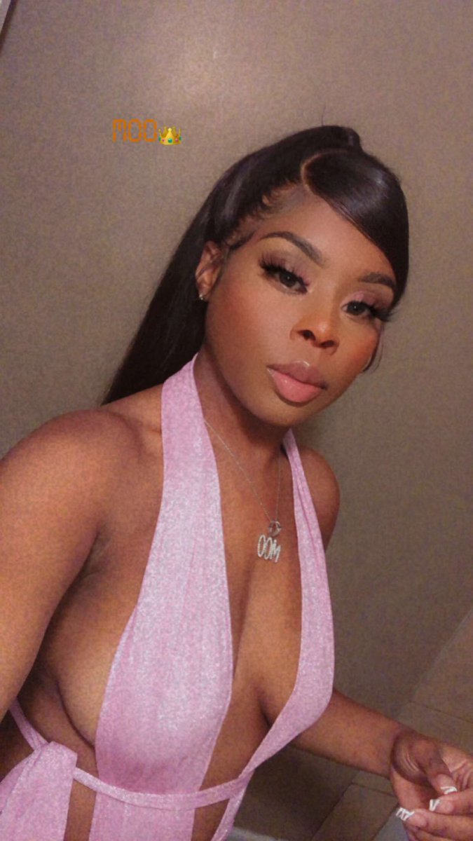 beauty__21's tweet photo. Photo dump forgot to show y’all my bday pics #GeminiSeason #May26 #Bestbday 💕♊️🥂 https://t.co/gAq5vWwv2V